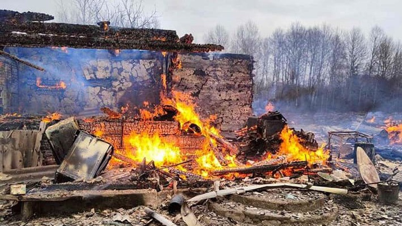 У Луцьку погасили будинок, який загорівся в результаті ранкового обстрілу