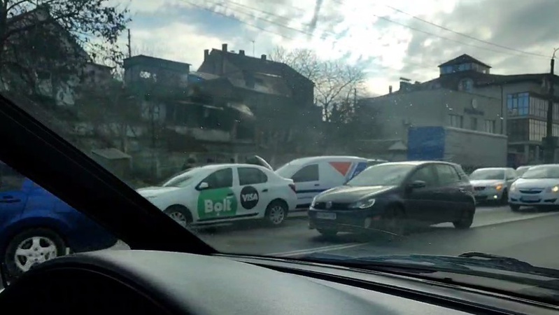 У Луцьку – аварія за участю таксі. ВІДЕО