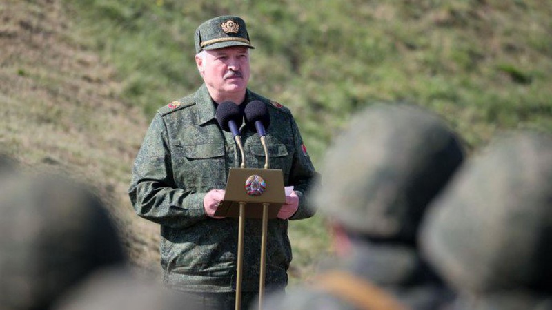Лукашенко на зустрічі з силовиками та військовими погрожував Зеленському