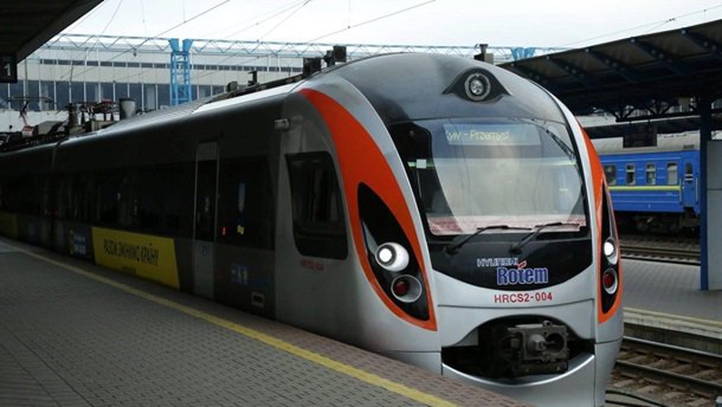 Коли відновиться рух поїздів між Україною та Польщею