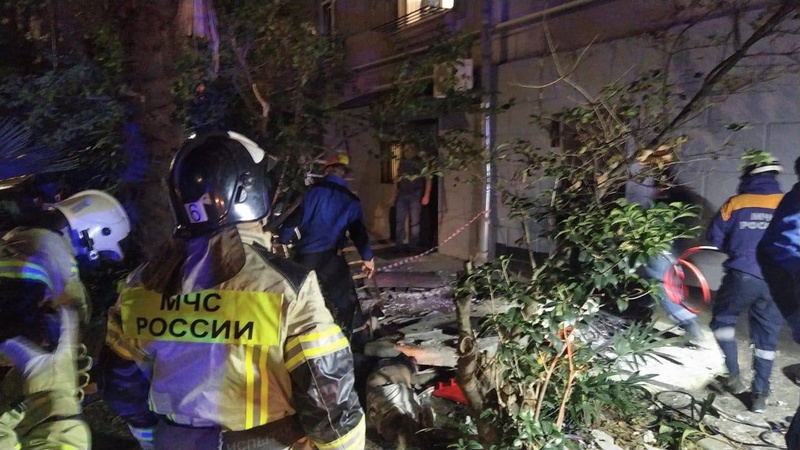 У російському Сочі обвалився балкон багатоповерхівки, загинули 2 людини