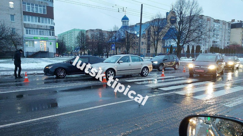 У Луцьку 67-річну жінку авто збило на пішохідному переході