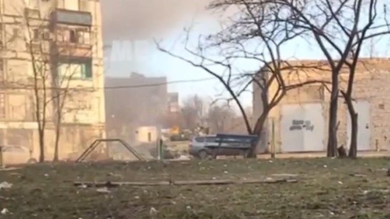 Кадировські тік-ток-війська розстріляли з танка багатоповерхівку, де вже немає українських захисників