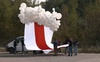 На Волині біля кордону запустили у небо заборонений у Білорусі історичний прапор