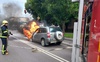 Посеред дороги загорівся автомобіль: волинські рятувальники повідомили про деталі пожежі у Луцьку