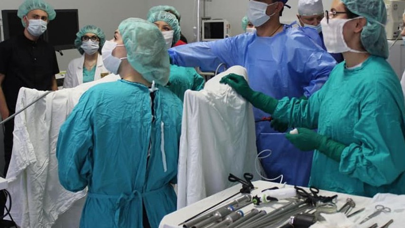 Волинські медики провели надскладну операцію з видалення матки