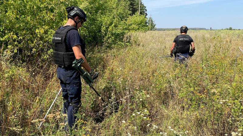 Волинські сапери продовжують очищати українські землі від боєприпасів. ФОТО