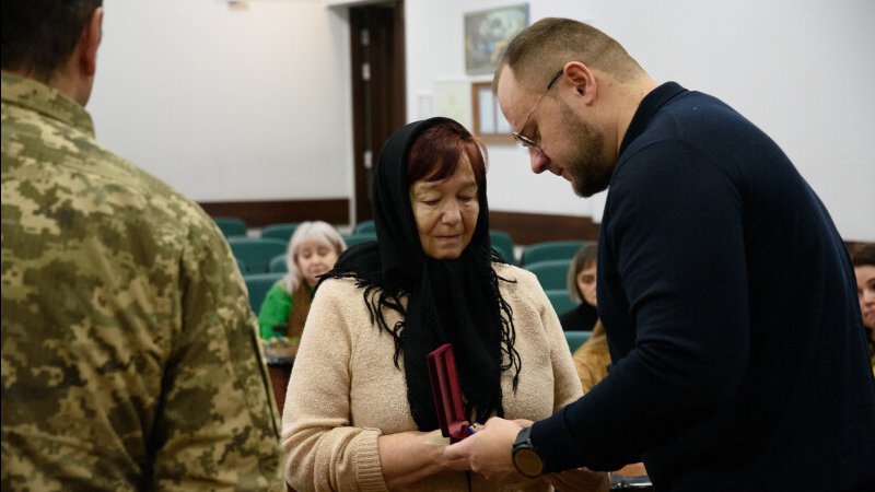 Родини загиблих військовослужбовців з Луцька отримали нагороди