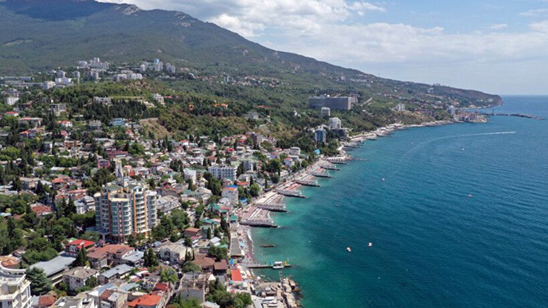 Тисячі оголошень: жителі Криму масово продають свої квартири і будинки. ВІДЕО