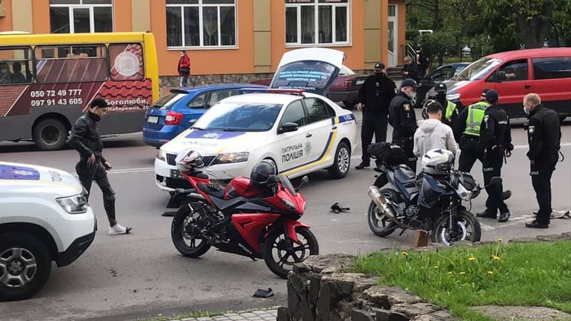 Погоня за злочинцем: як у Луцьку зіткнулися патрульні та мотоцикліст. ВІДЕО