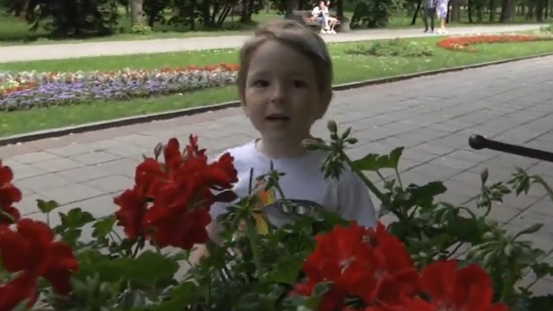 З батьком – англійською, з мамою – українською: п’ятирічний лучанин розмовляє двома мовами