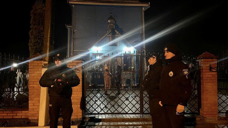 Волинські поліцейські забезпечували громадський спокій у Великодню ніч