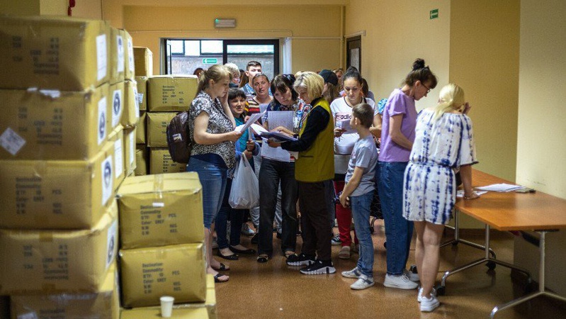 Українським біженцям в Польщі роздають подарункові талони