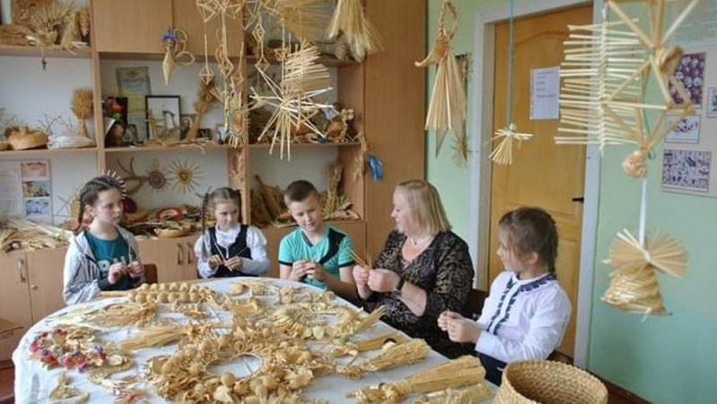 Нематеріальною культурною спадщиною України визнали волинське соломоплетіння