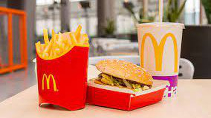 McDonald’s відновлює роботу в Україні: як та коли почнуть відкриватися ресторани