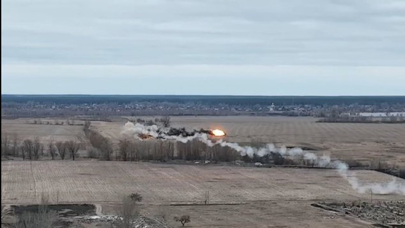Українські військові знищили ще один вертоліт РФ. ВІДЕО