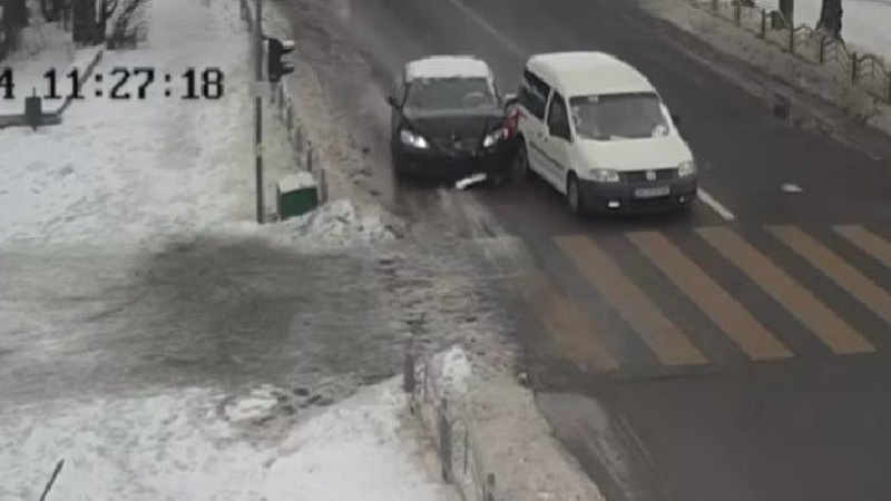 З’явилося відео вчорашньої аварії у Луцьку за участі п‘яного водія. ВІДЕО