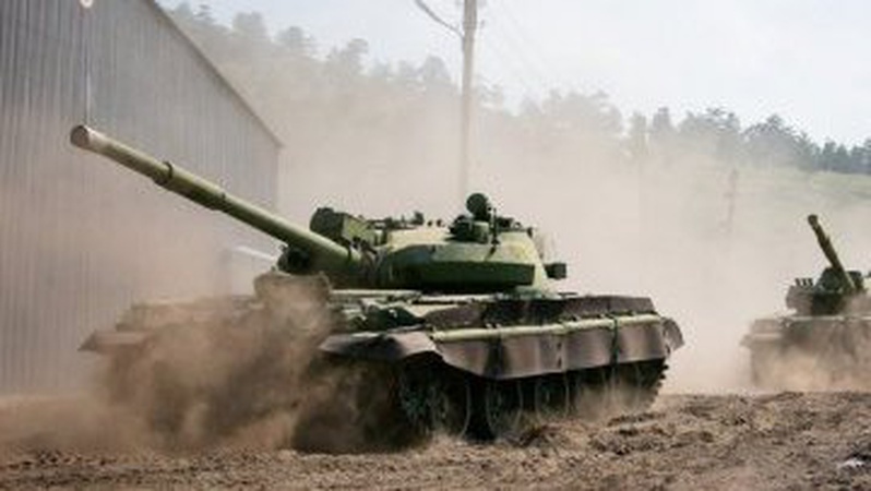 білорусь протягом жовтня надала росії сотню танків та десятки бронемашин, – ЗМІ