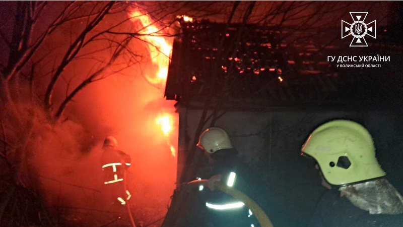 Першого дня нового року волинські рятувальники загасили 7 пожеж. ФОТО