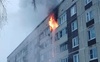 У Луцьку горить квартира, в якій заблокована жінка з двома дітьми, - ЗМІ