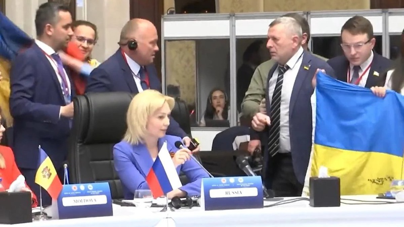 Українці і росіяни побилися на парламентському саміті в Туреччині