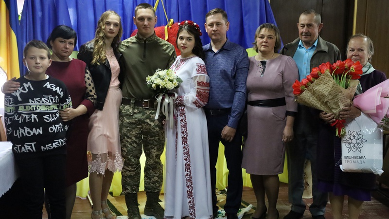 На Любомльщині перед від’їздом на передову одружився військовий