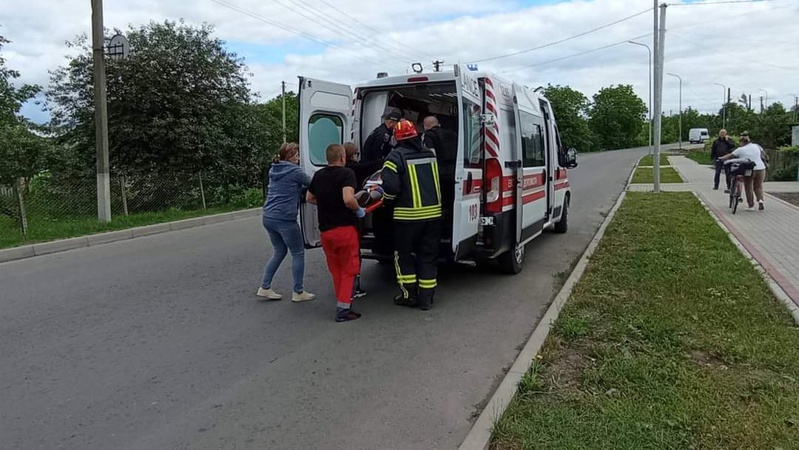 У Володимирі рятувальники надали допомогу жінці, яка потрапила в автопригоду