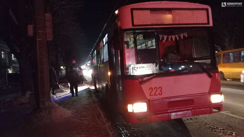 ДТП у Луцьку: зіштовхнулись тролейбус та бус