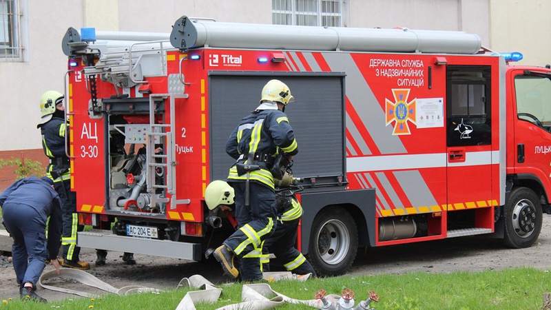 Евакуація і порятунок потерпілого: у луцькому виші –«пожежа».ФОТО
