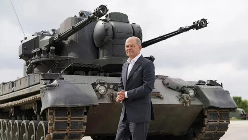 Стало відомо, за якої умови Шольц передасть Україні танки Leopard