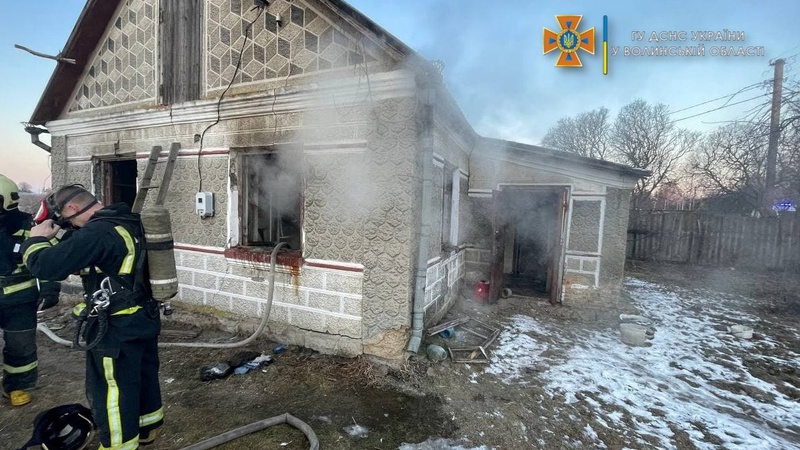 Через куріння в селі поблизу Луцька згоріли в хаті мати і син