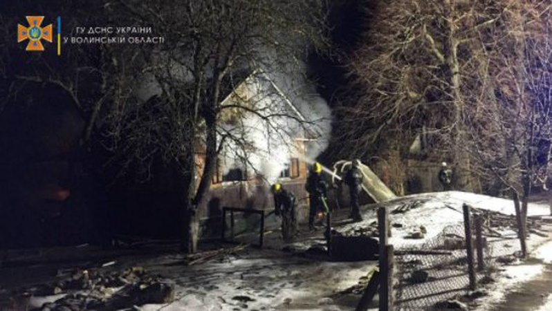 Небайдужий житель волинського села повідомив про пожежу житлового будинку