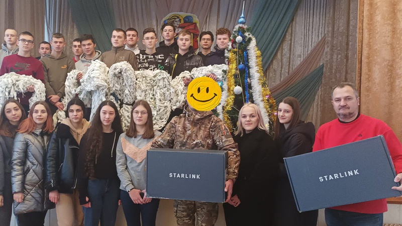 На Волині студенти на ярмарку зібрали кошти на Starlink для 14 ОМБр