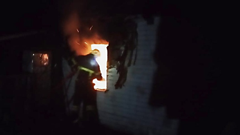 У Камінь-Каширську під час пожежі у будинку виявили тіло людини