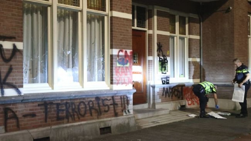 У Гаазі чоловік напав на будівлю посольства Білорусі