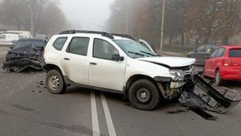 У Луцьку в ДТП постраждав водій: деталі потрійної аварії. ФОТО