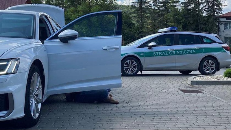 У Польщі викрили злочинну банду, яка продавала в Україну елітні авто