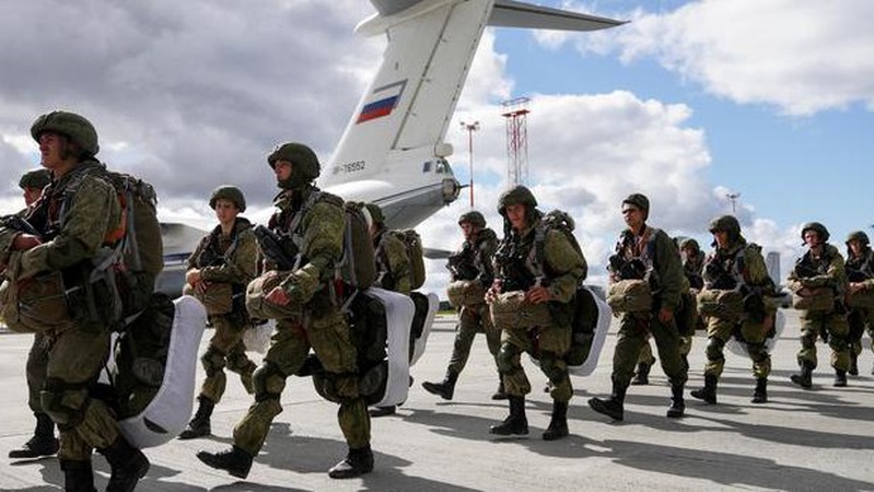 «В літаку вже сказали, що ми їдемо в Україну»: росіянин розповів як потрапив на війну та який має план втечі