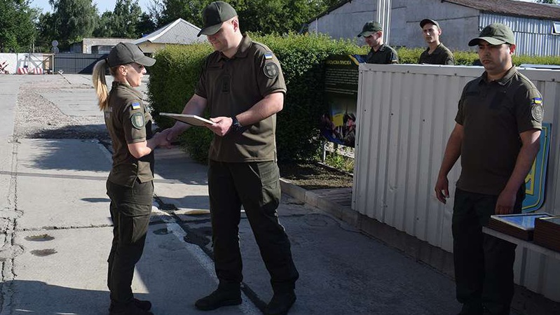 В День Конституції волинським гвардійцям вручили нагороди.ФОТО