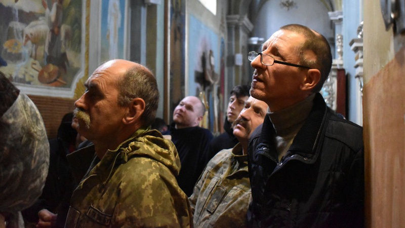 Військовим, які проходять реабілітацію на Волині, організували ексурсію у Жидичинський монастир