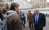 «Я такий радий, Борис», – прем’єра Британії у центрі Києва вітав його прихильник. ВІДЕО