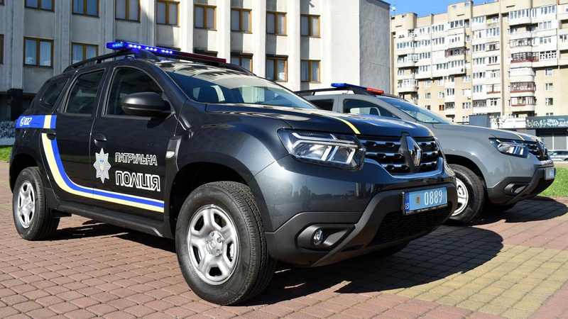 Патрульній поліції Волині придбали два кросовери «Renault Duster»