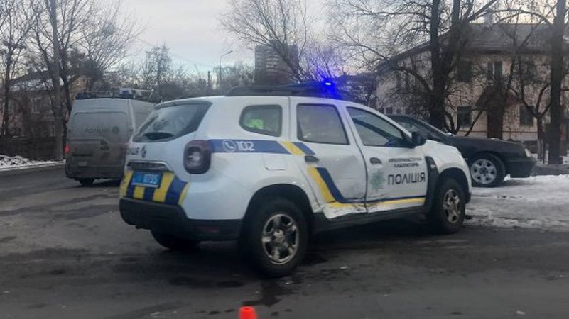 У Луцьку автомобіль поліції зіткнувся з легковиком, який порушував ПДР