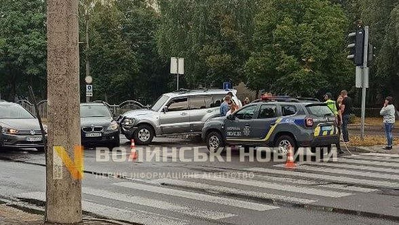 Вилетів на зустрічну: у Луцьку на проспекті Соборності сталася ДТП