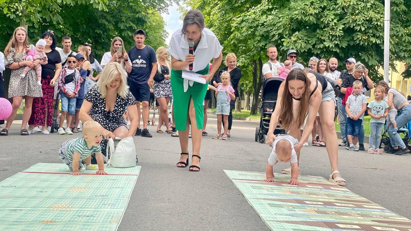 «Забіг у повзунках»: у Нововолинську відбулися змагання серед малюків