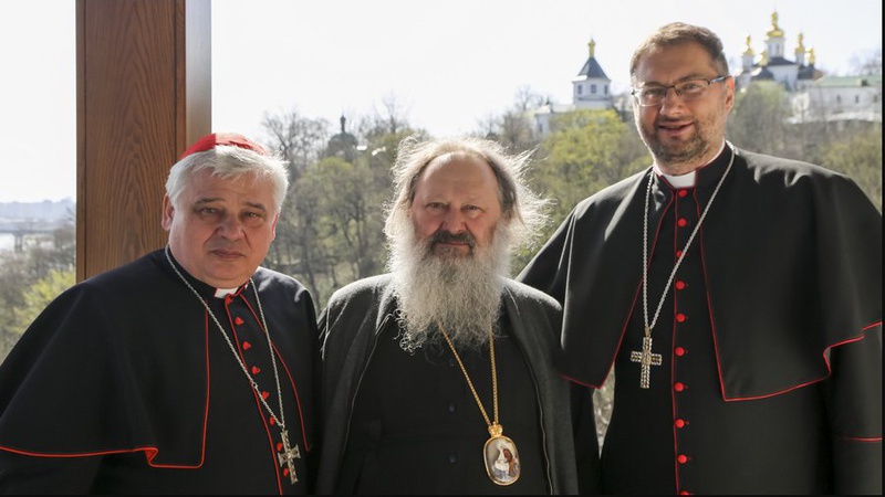 Папський кардинал побував у Києво-Печерській лаврі і зустрівся зі скандальним намісником Павлом