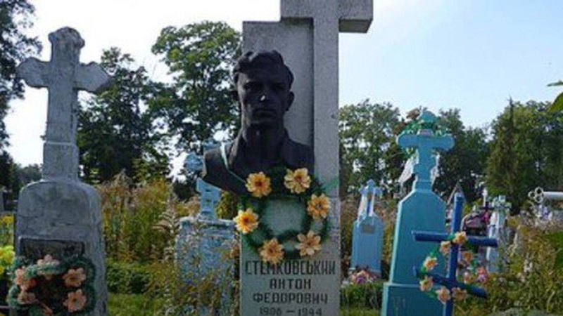 У Володимирі з кладовища вкрали мідний пам’ятник