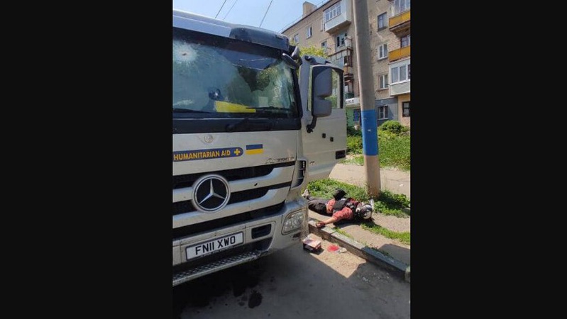 Евакуаційне авто на Луганщині потрапило під ворожий обстріл, загинув французький журналіст