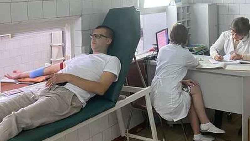 У День медика волинські лікарі здали кров для українських військових