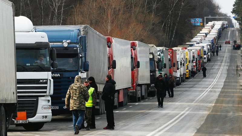 У Румунії вводять пломбування транзитних аграрних вантажів з України